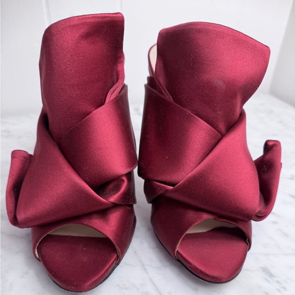 😍🌹NO.21 “Ronny” Burgundy Satin Heels (wedding season) 😍